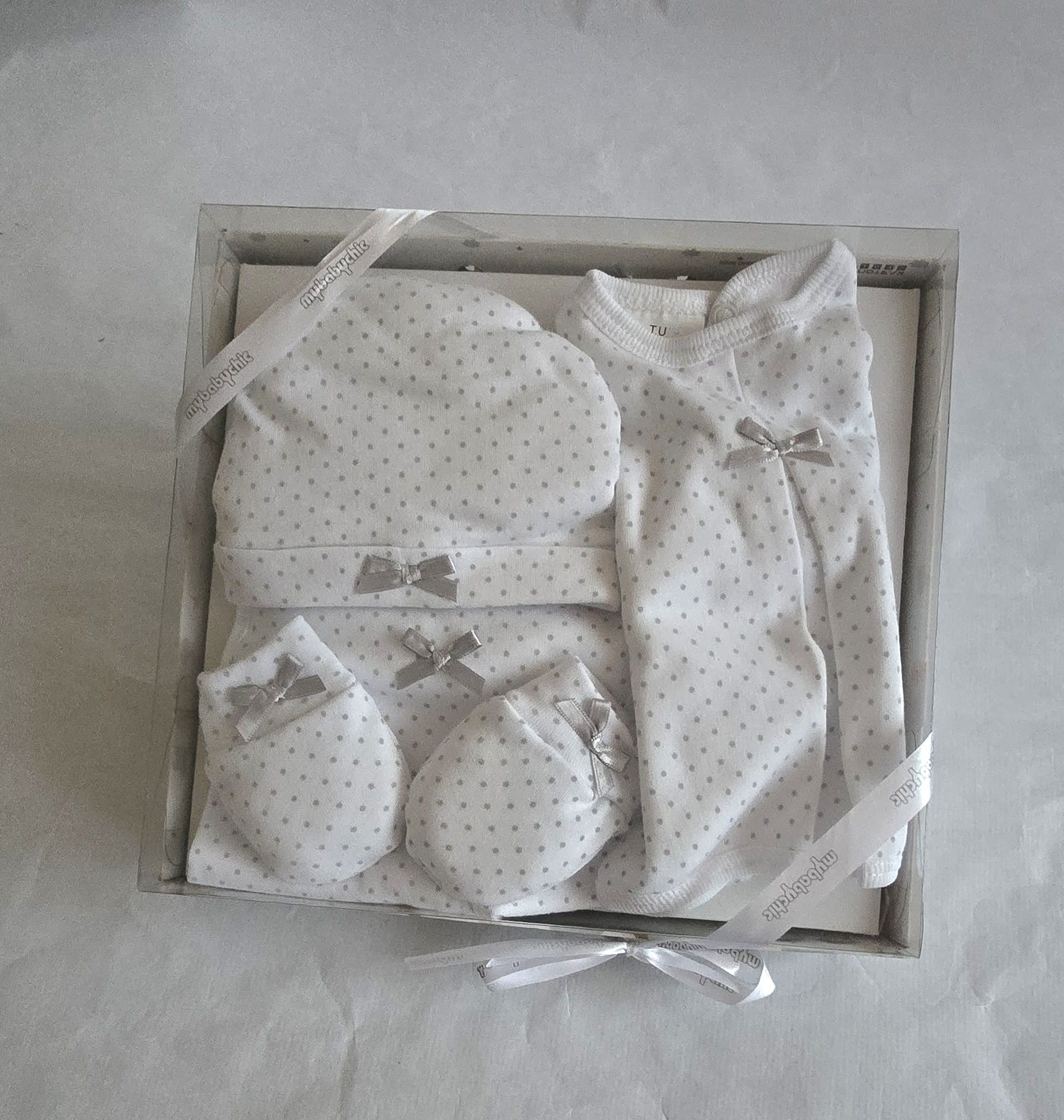 Conjunto de bebé de lunares gris