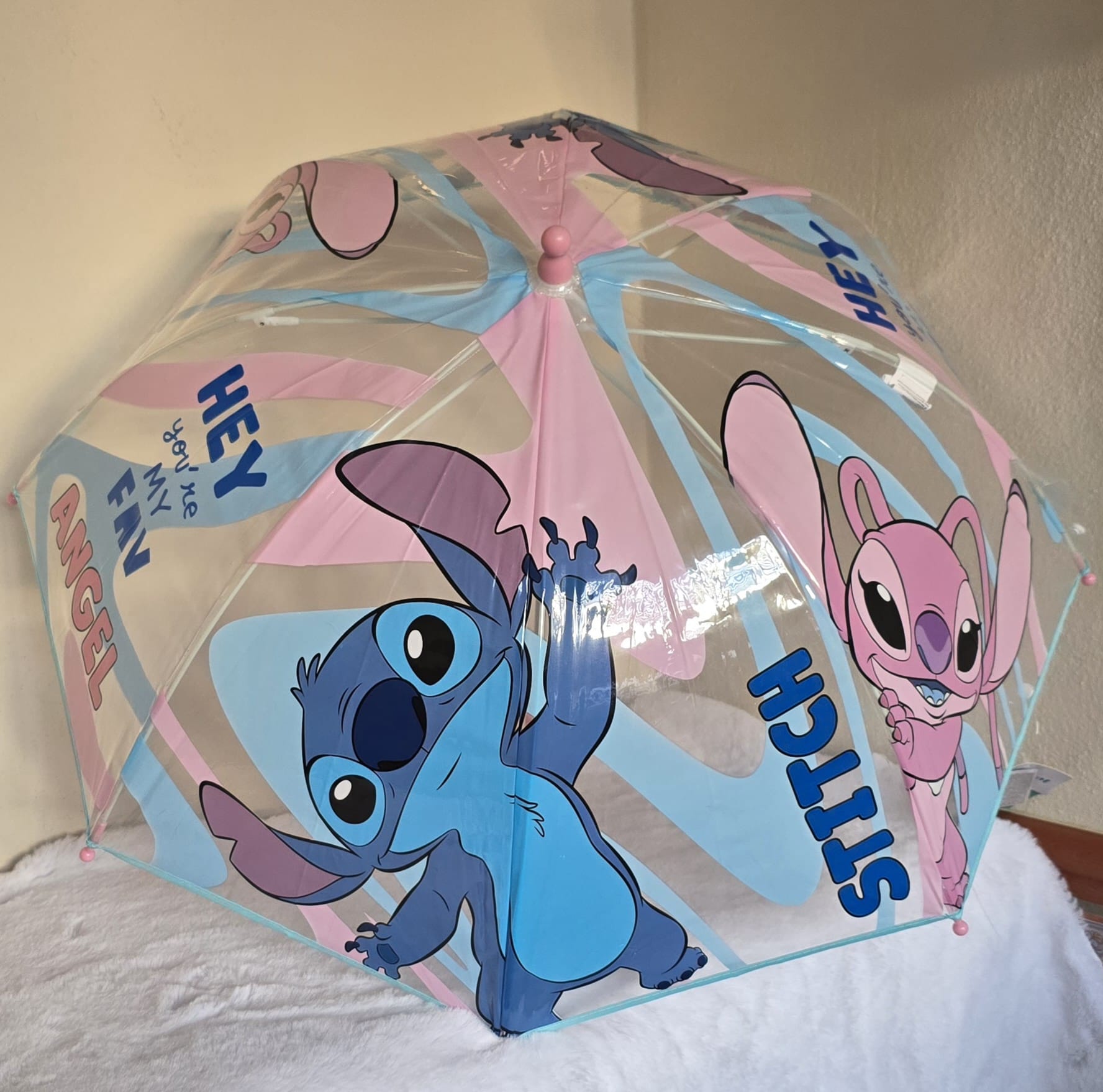 Paragua de niña stitch y novia